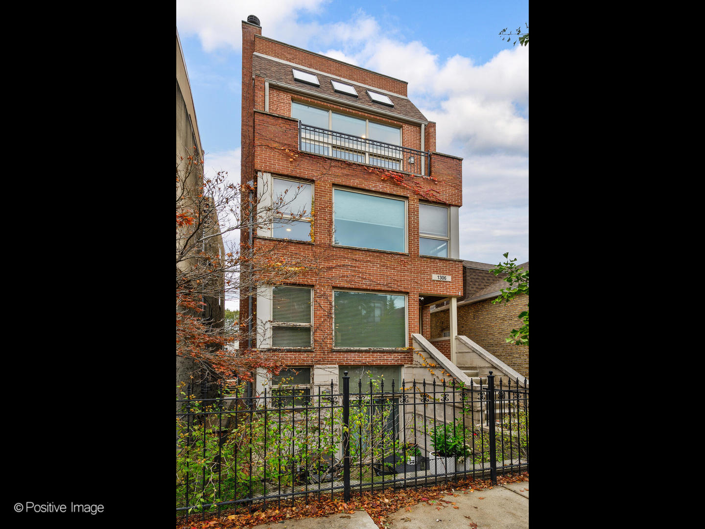 1306 N Greenview Avenue Unit: 3