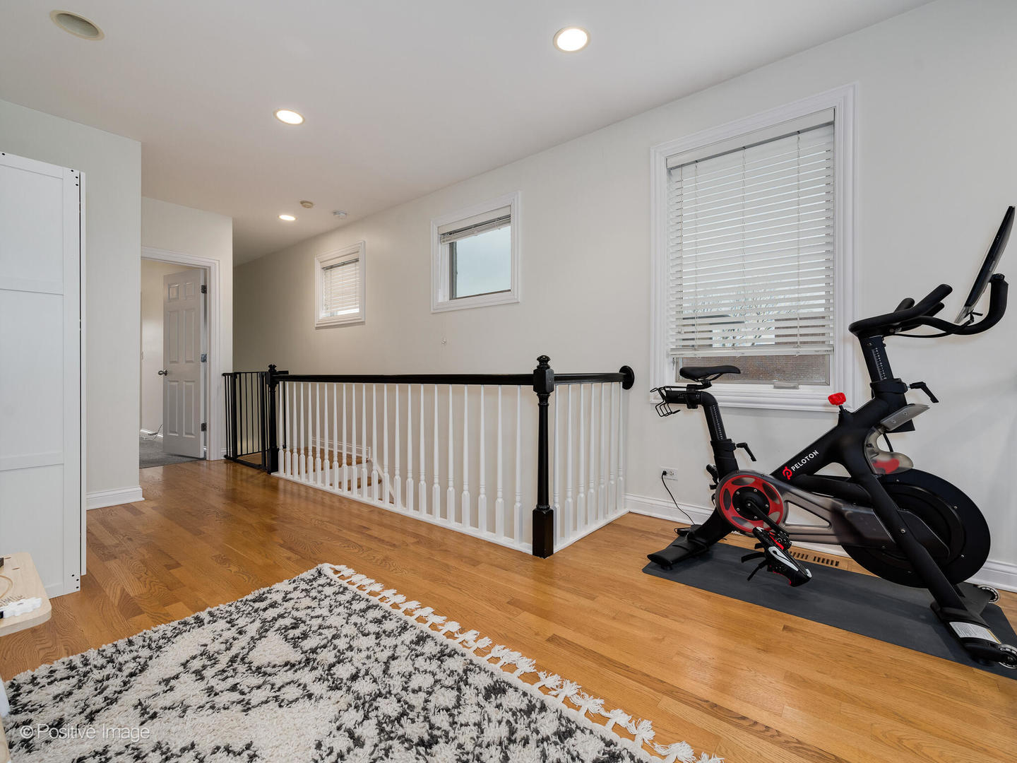 1306 N Greenview Avenue Unit: 3