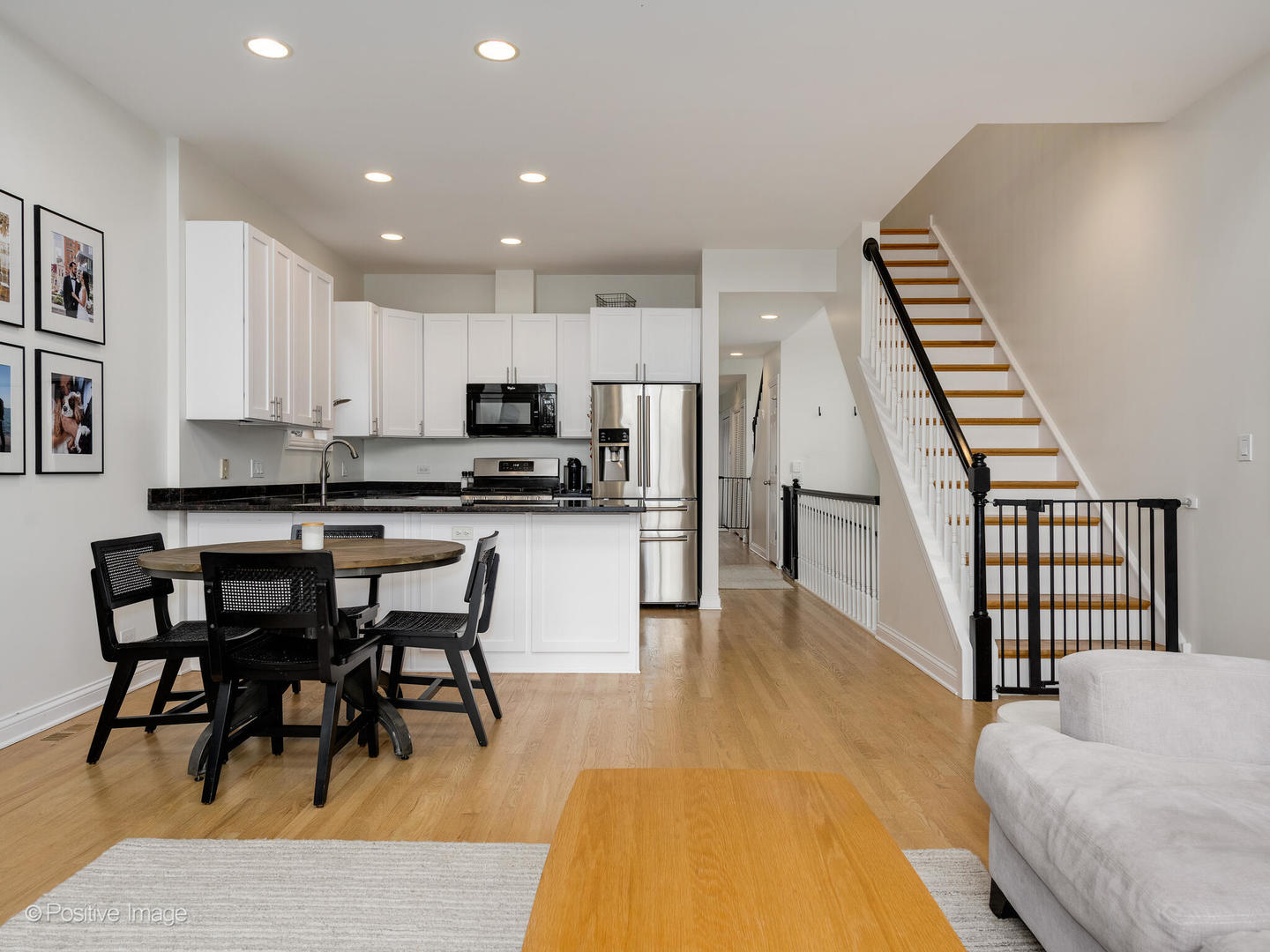 1306 N Greenview Avenue Unit: 3
