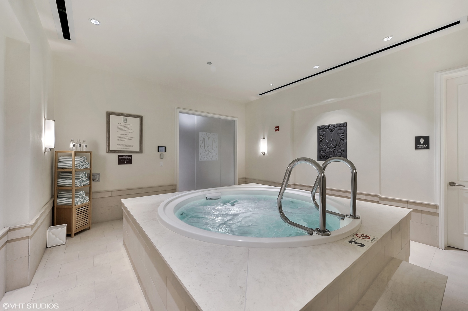 159 E Walton Place Unit: 7G