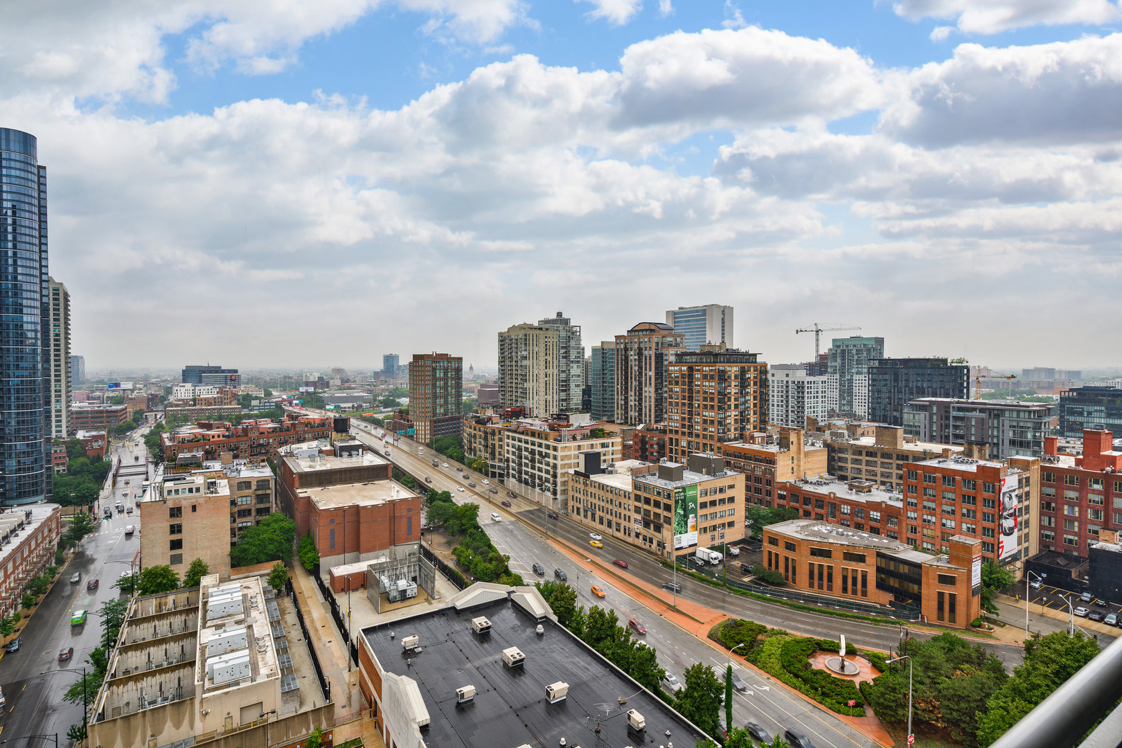 330 W GRAND Avenue Unit: 1903