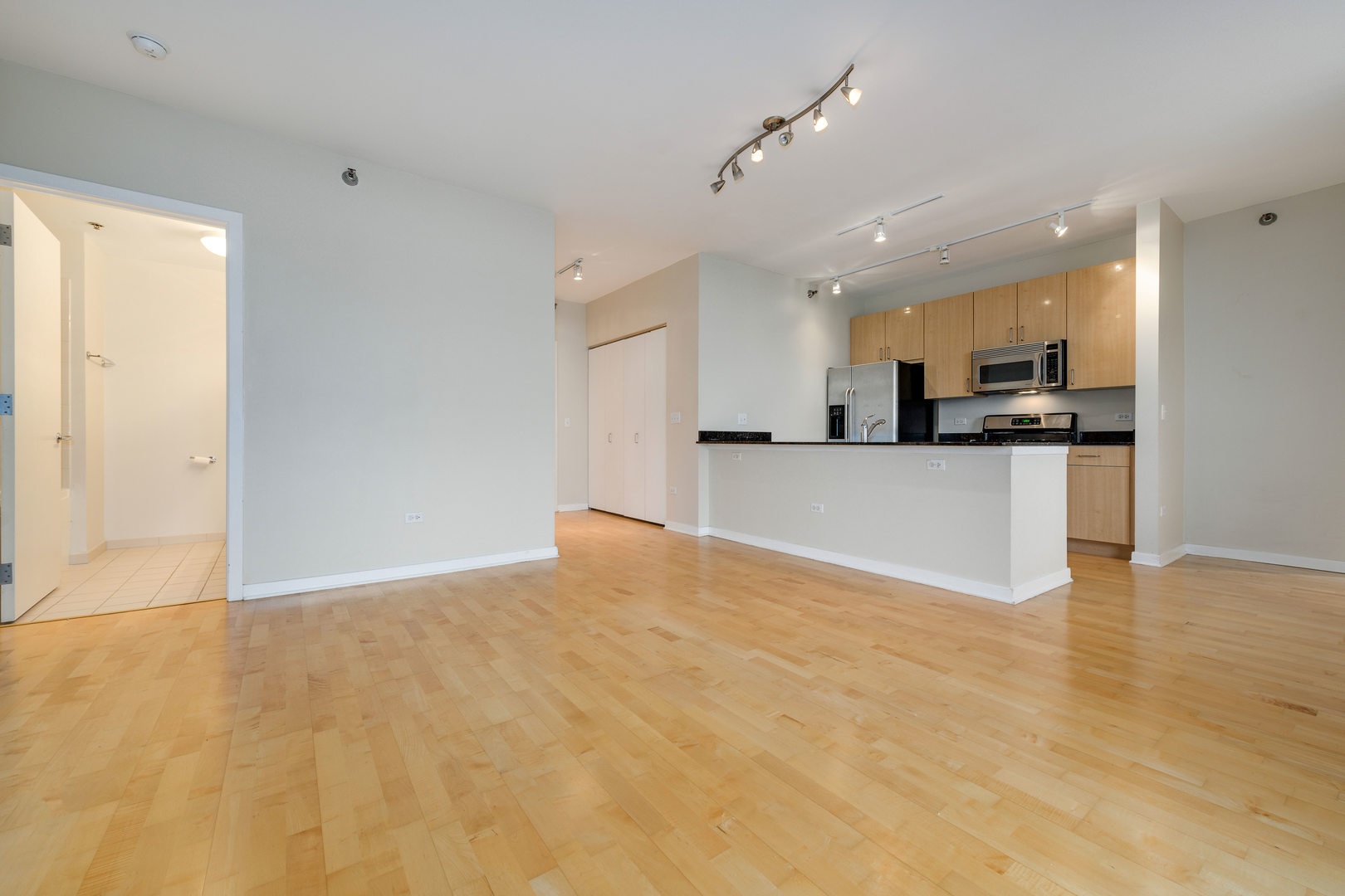 330 W GRAND Avenue Unit: 1903