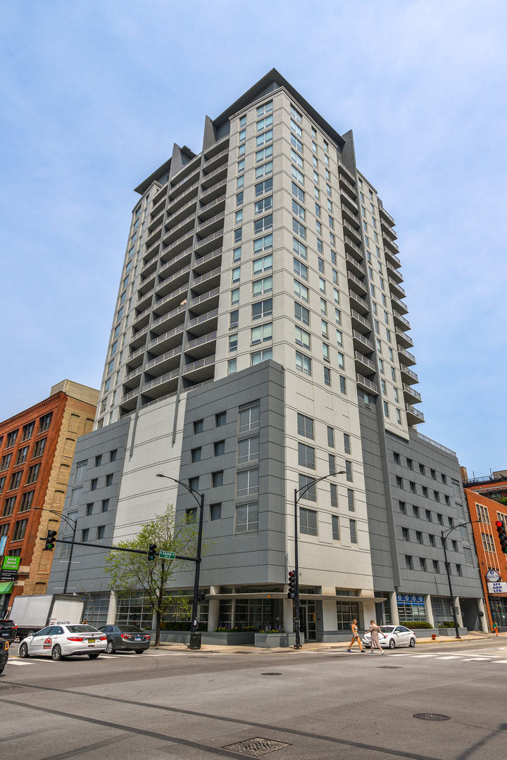 330 W GRAND Avenue Unit: 1903