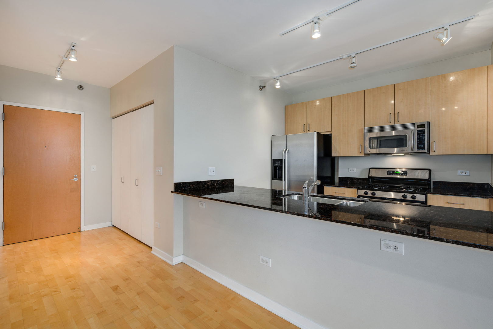 330 W GRAND Avenue Unit: 1903