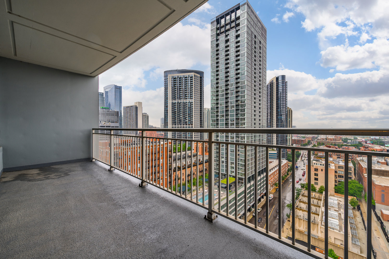 330 W GRAND Avenue Unit: 1903