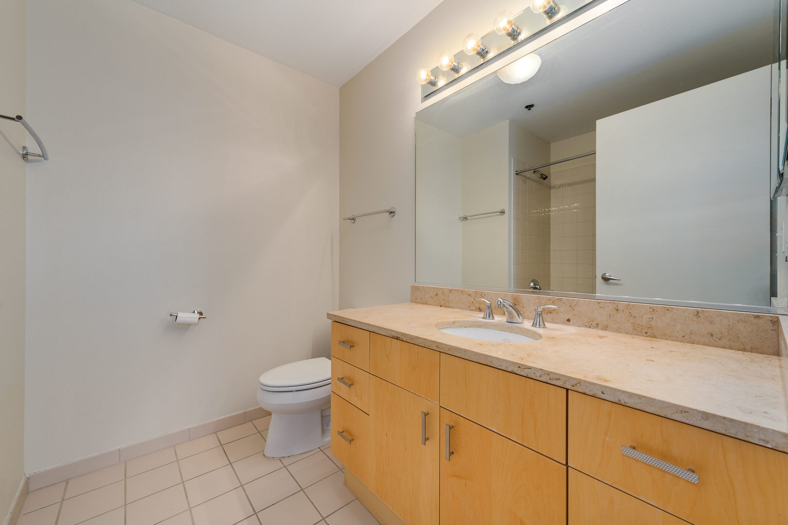 330 W GRAND Avenue Unit: 1903