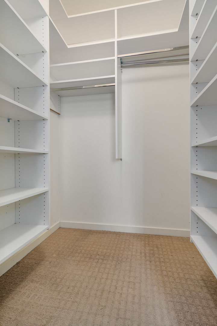 330 W GRAND Avenue Unit: 1903