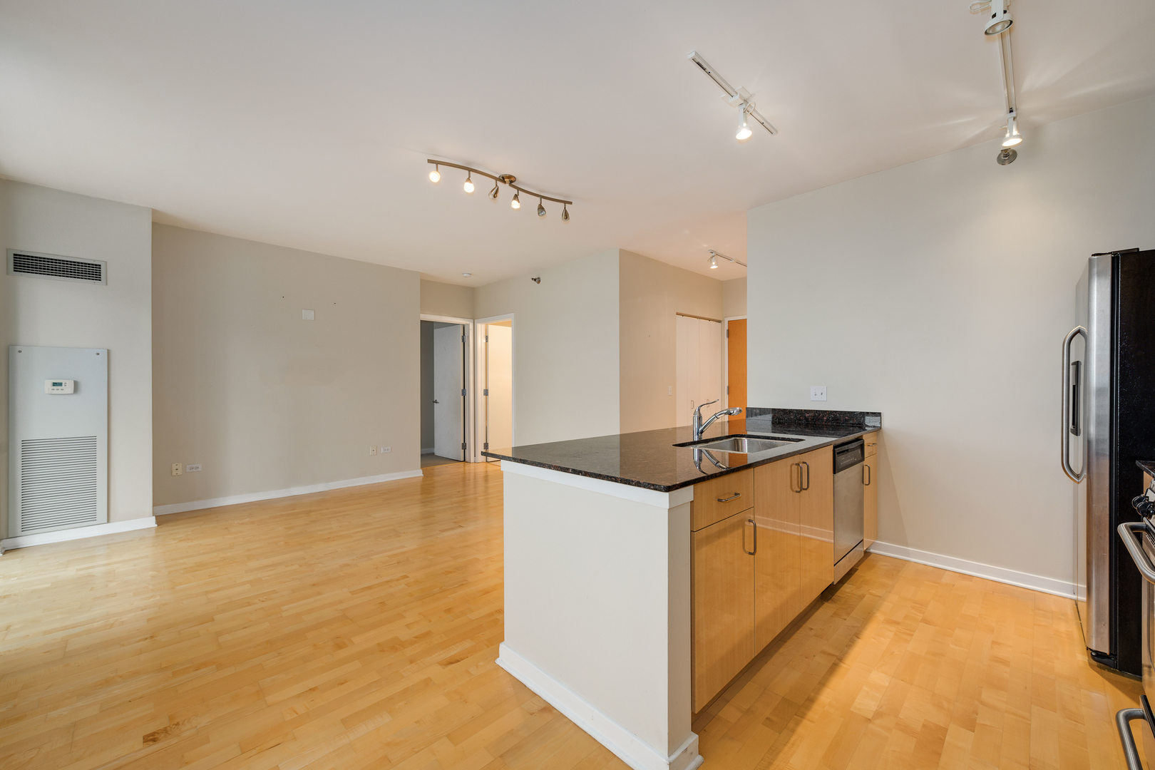 330 W GRAND Avenue Unit: 1903
