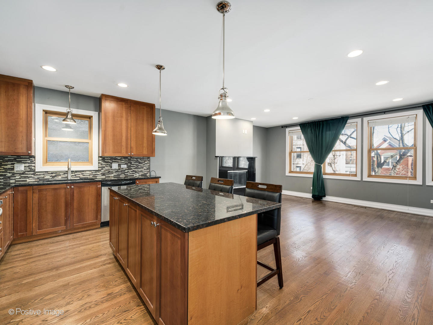 1136 N Mozart Street Unit: 2