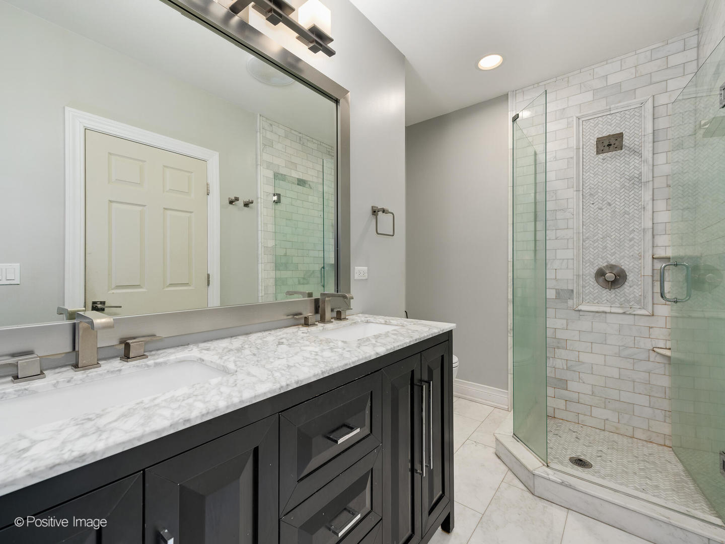 1136 N Mozart Street Unit: 2