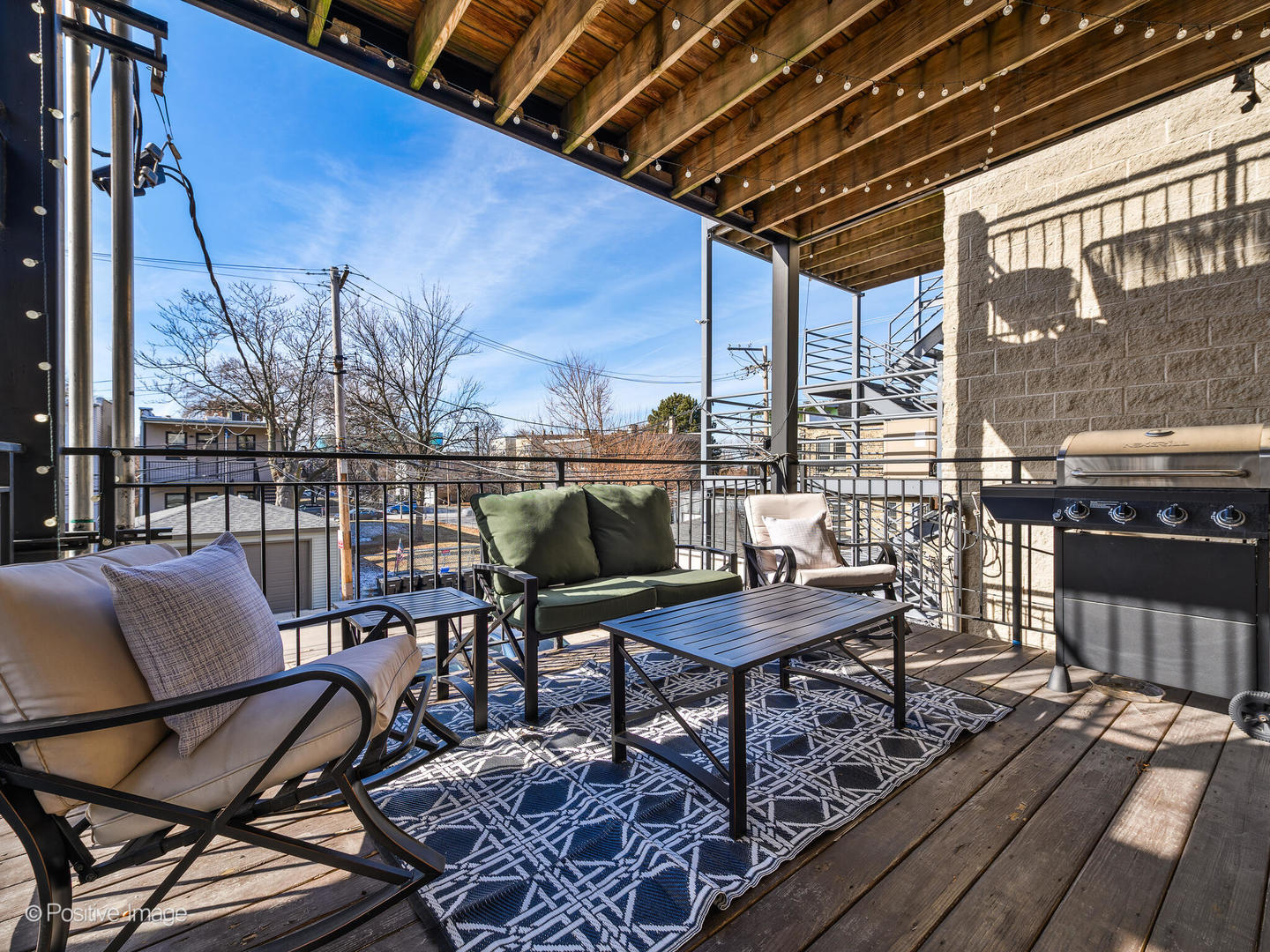 1136 N Mozart Street Unit: 2