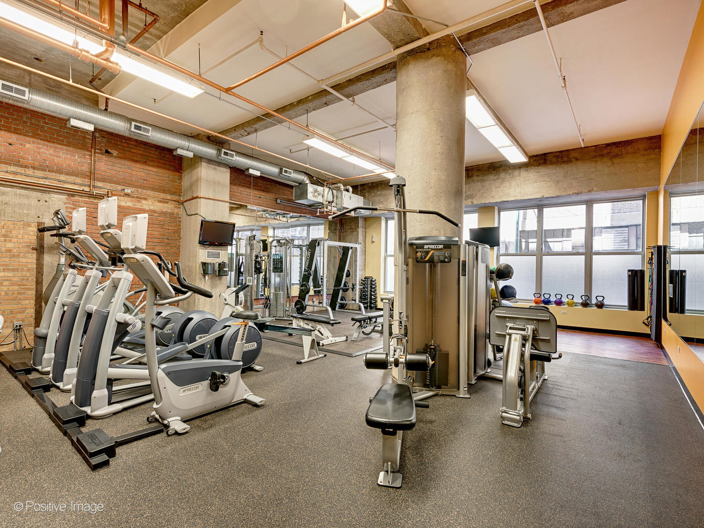 360 W ILLINOIS Street Unit: 1D