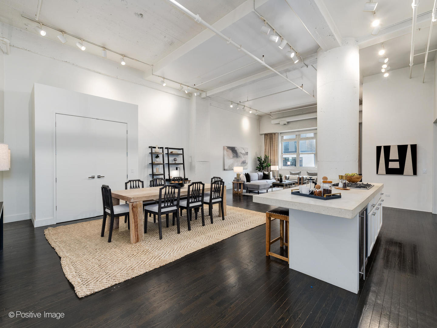 360 W ILLINOIS Street Unit: 1D