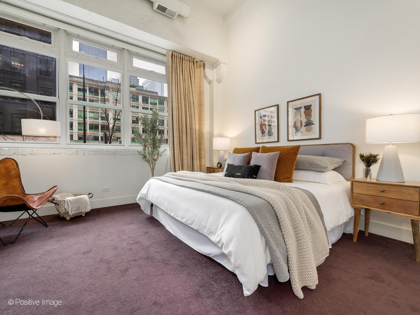 360 W ILLINOIS Street Unit: 1D