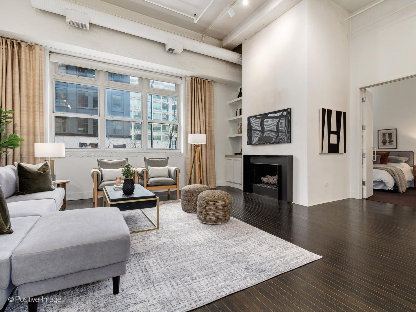 360 W ILLINOIS Street Unit: 1D