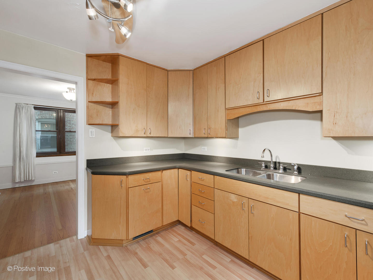 2619 W 106th Place