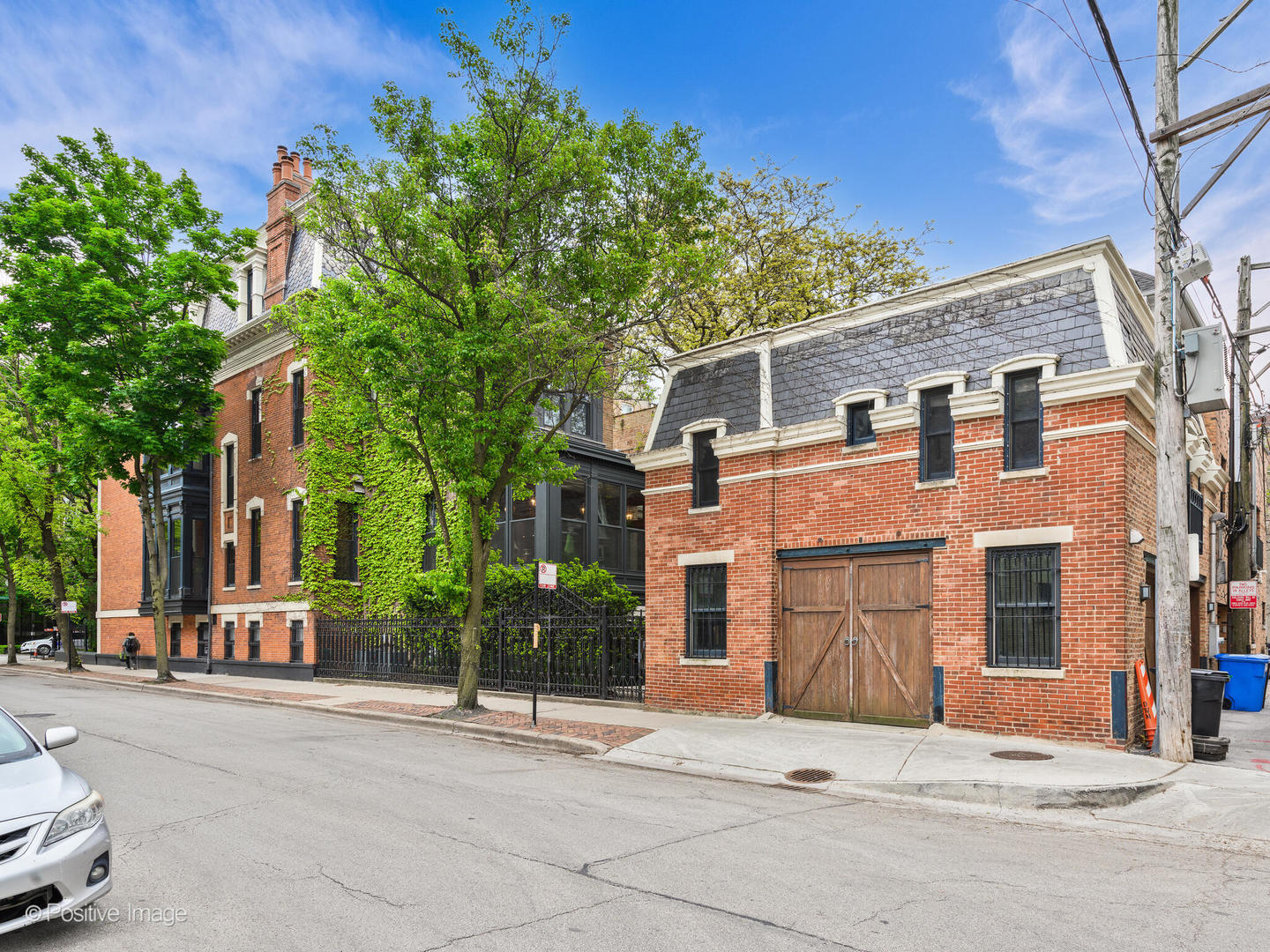 1454 N Dearborn Street