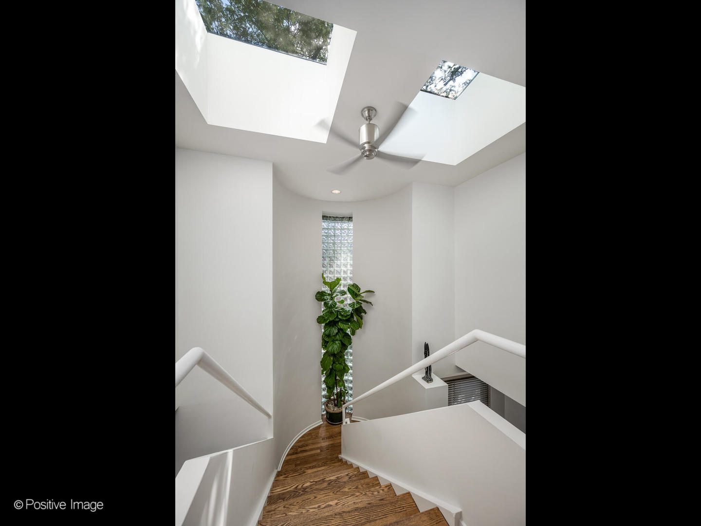 416 W Grant Place Unit: I