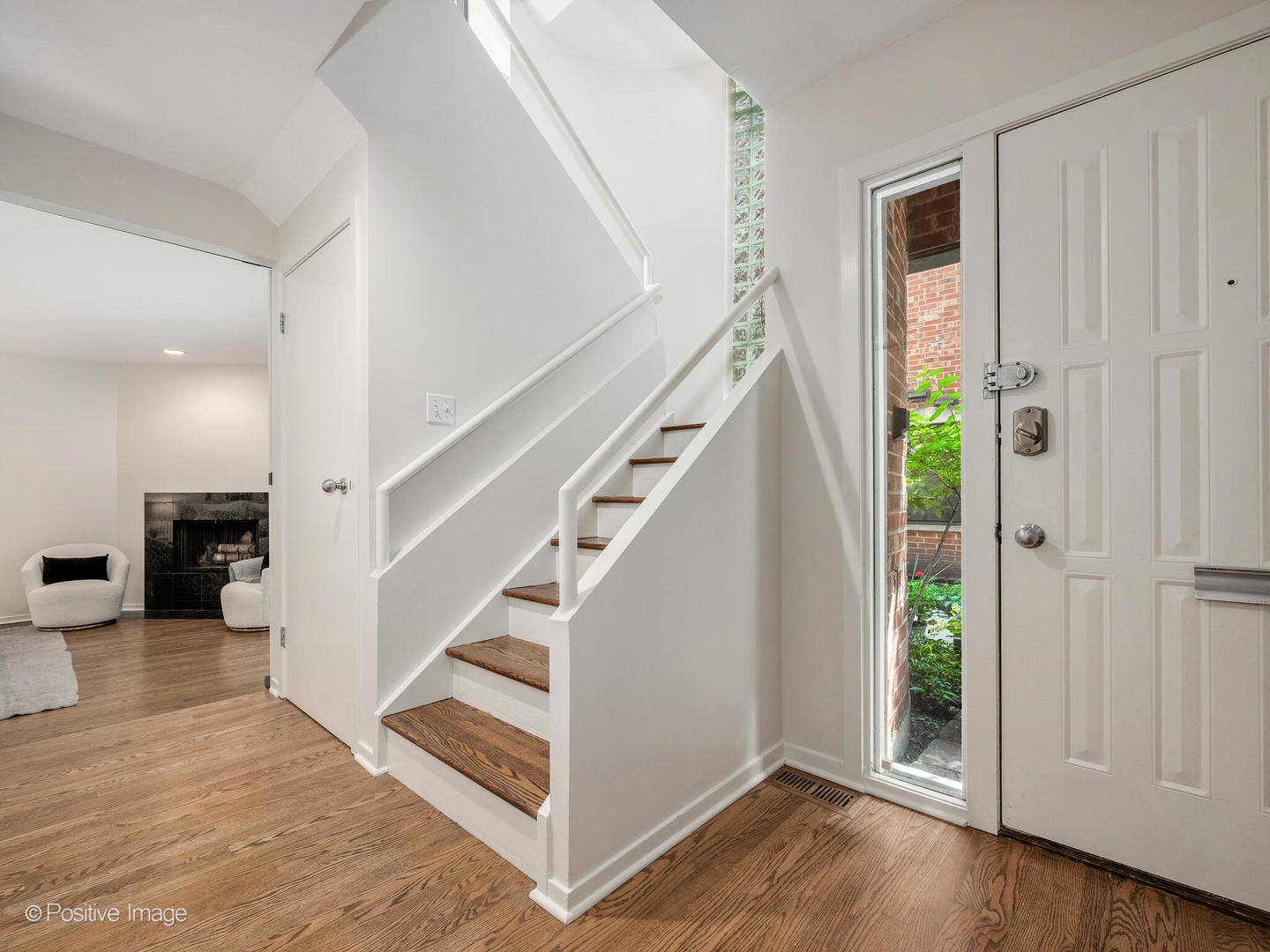 416 W Grant Place Unit: I