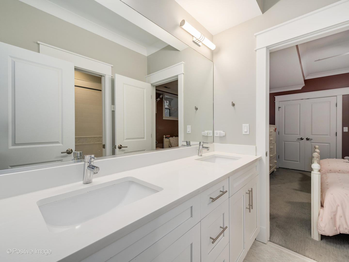 2315 W ROSCOE Street Unit: 1