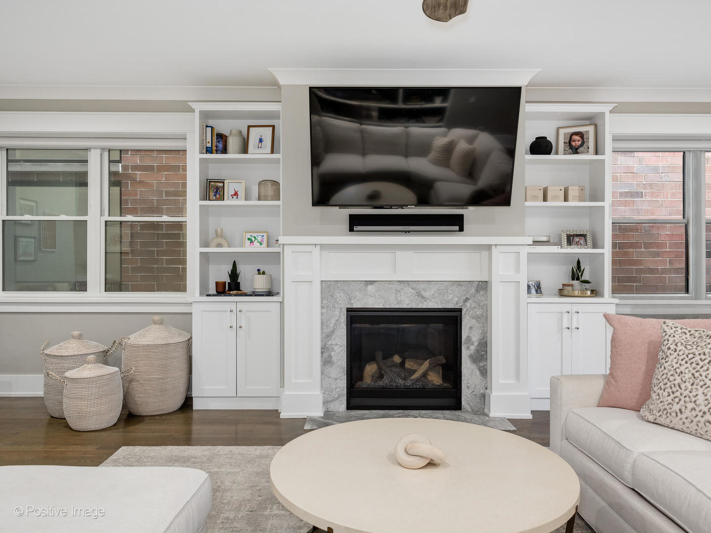 2315 W ROSCOE Street Unit: 1