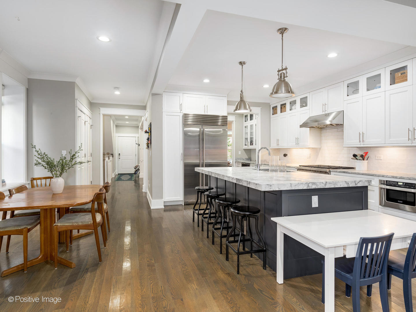 2315 W ROSCOE Street Unit: 1