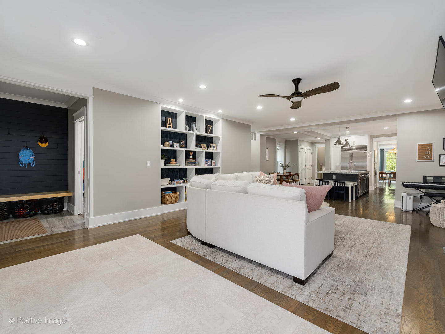 2315 W ROSCOE Street Unit: 1