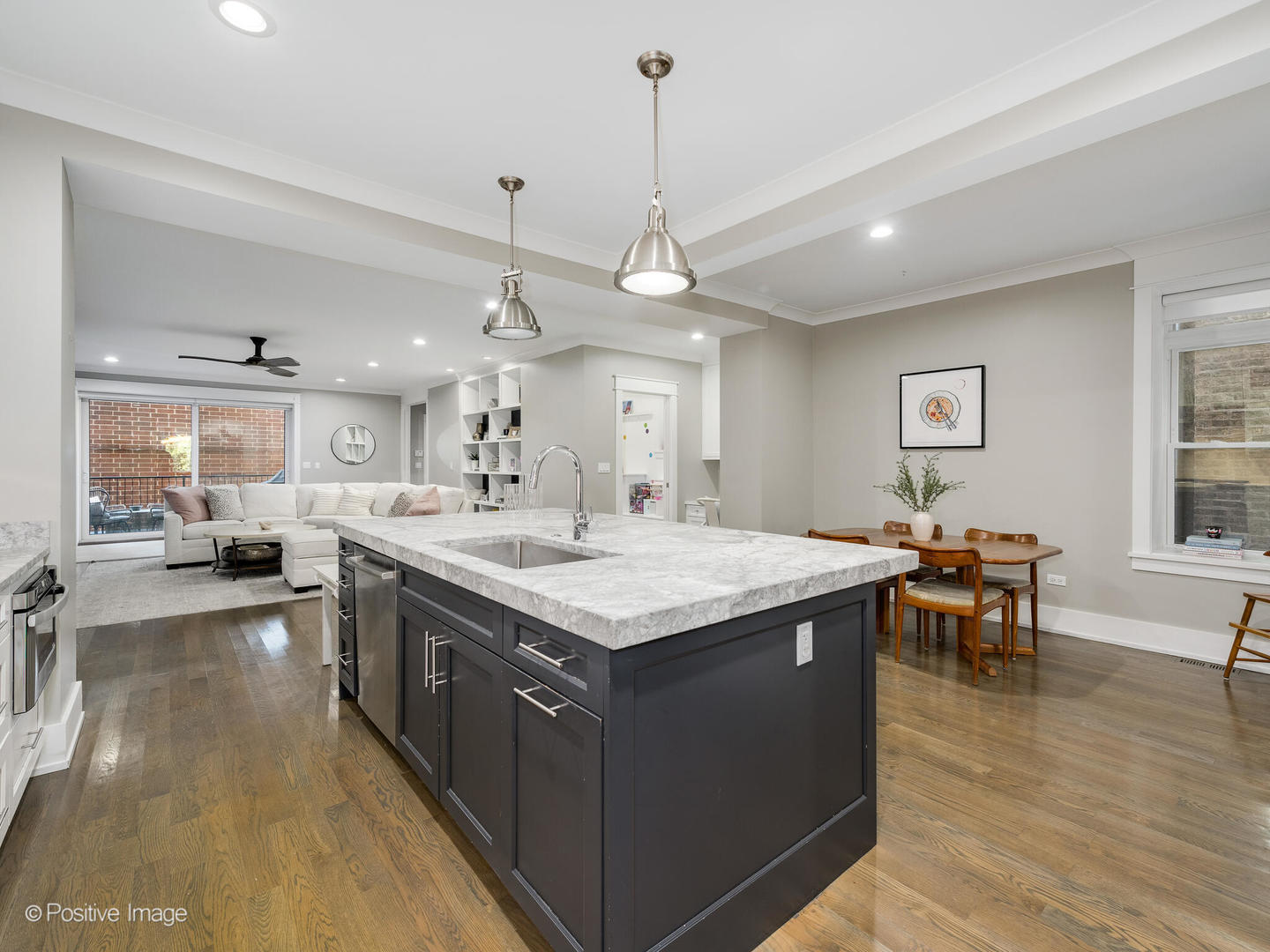 2315 W ROSCOE Street Unit: 1