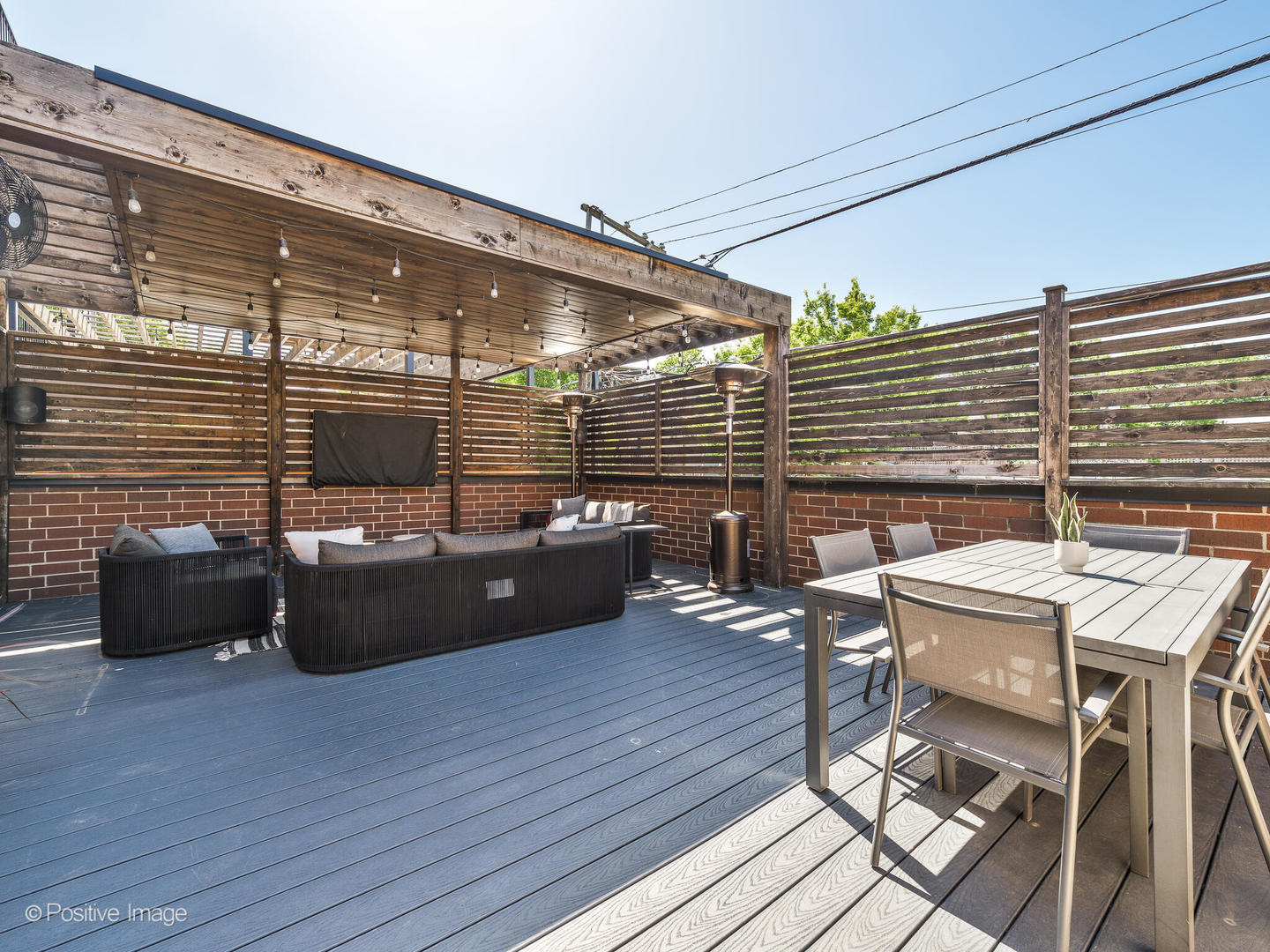 2315 W ROSCOE Street Unit: 1