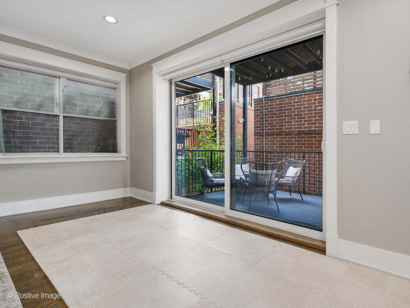 2315 W ROSCOE Street Unit: 1