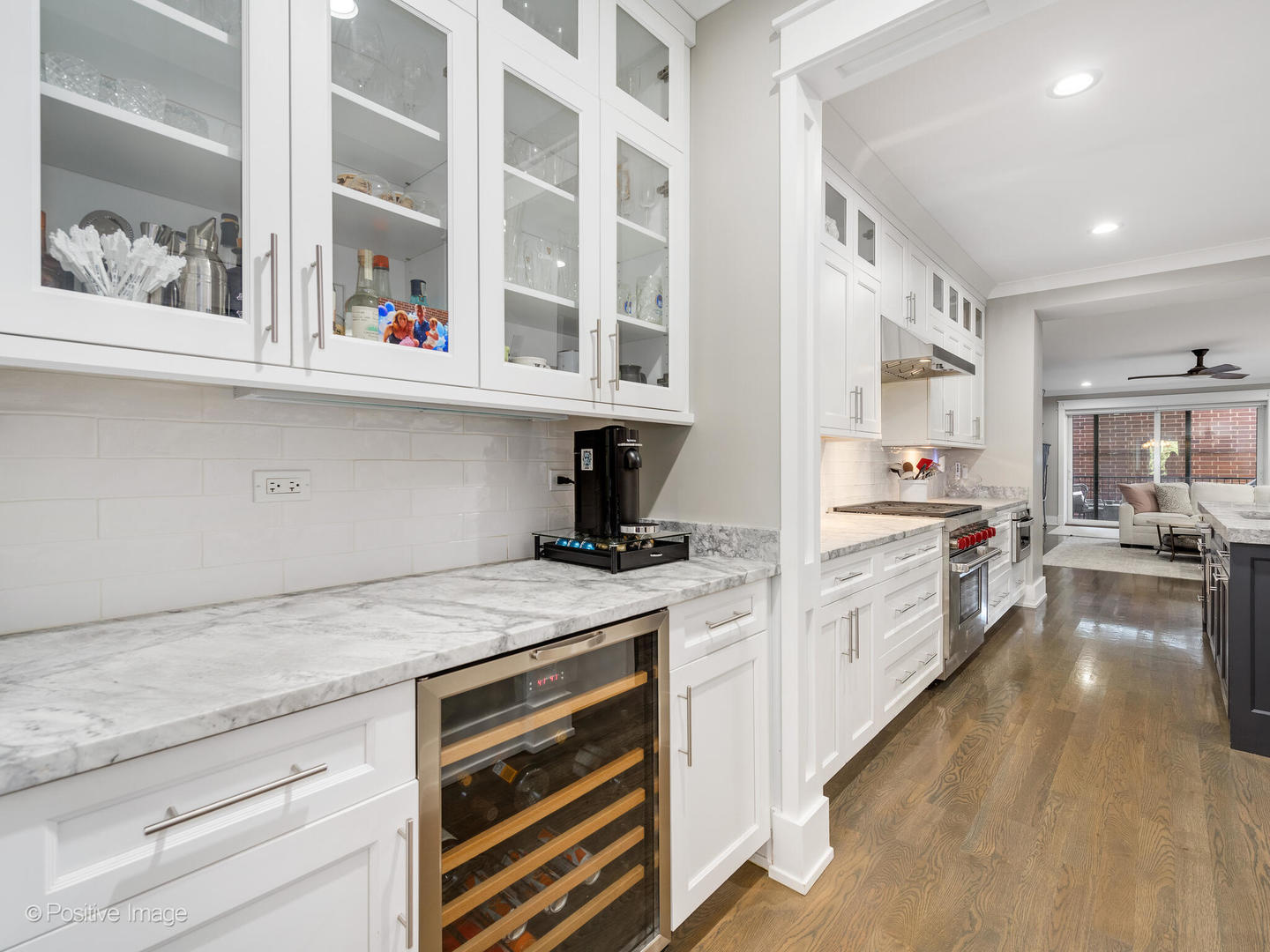 2315 W ROSCOE Street Unit: 1