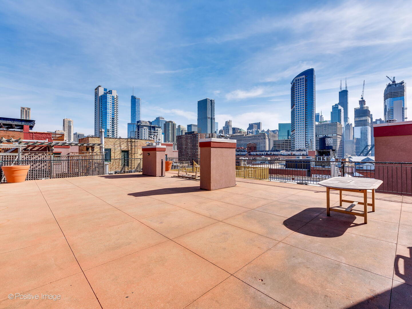 411 W Ontario Street Unit: 609