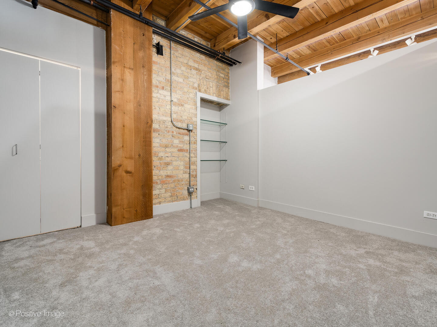 411 W Ontario Street Unit: 609