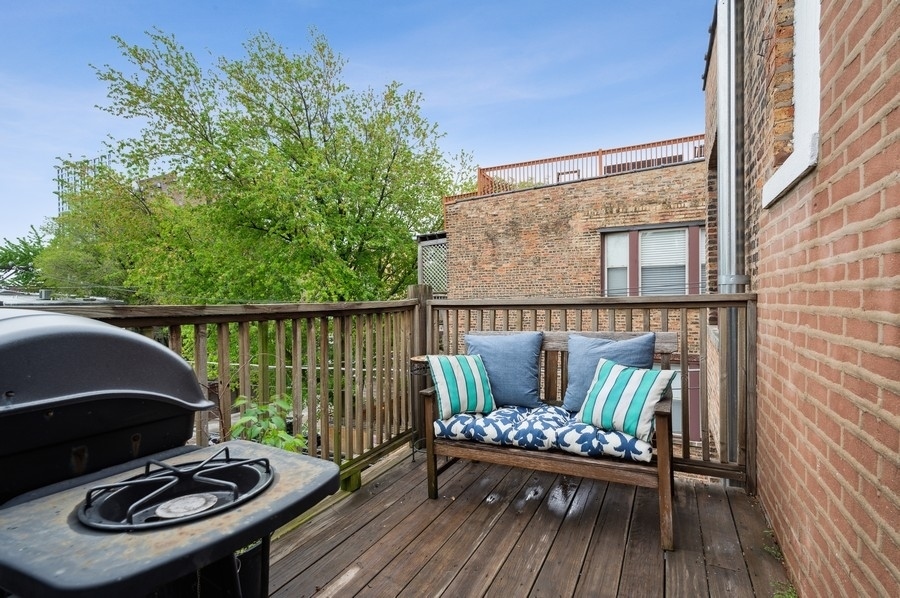 3837 N Wilton Avenue Unit: 3