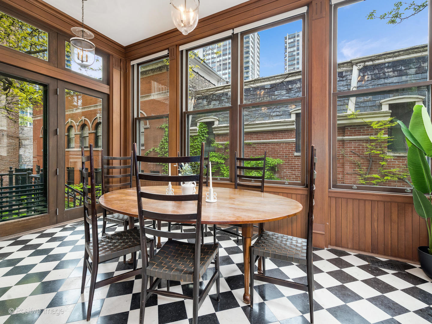 1454 N Dearborn Street