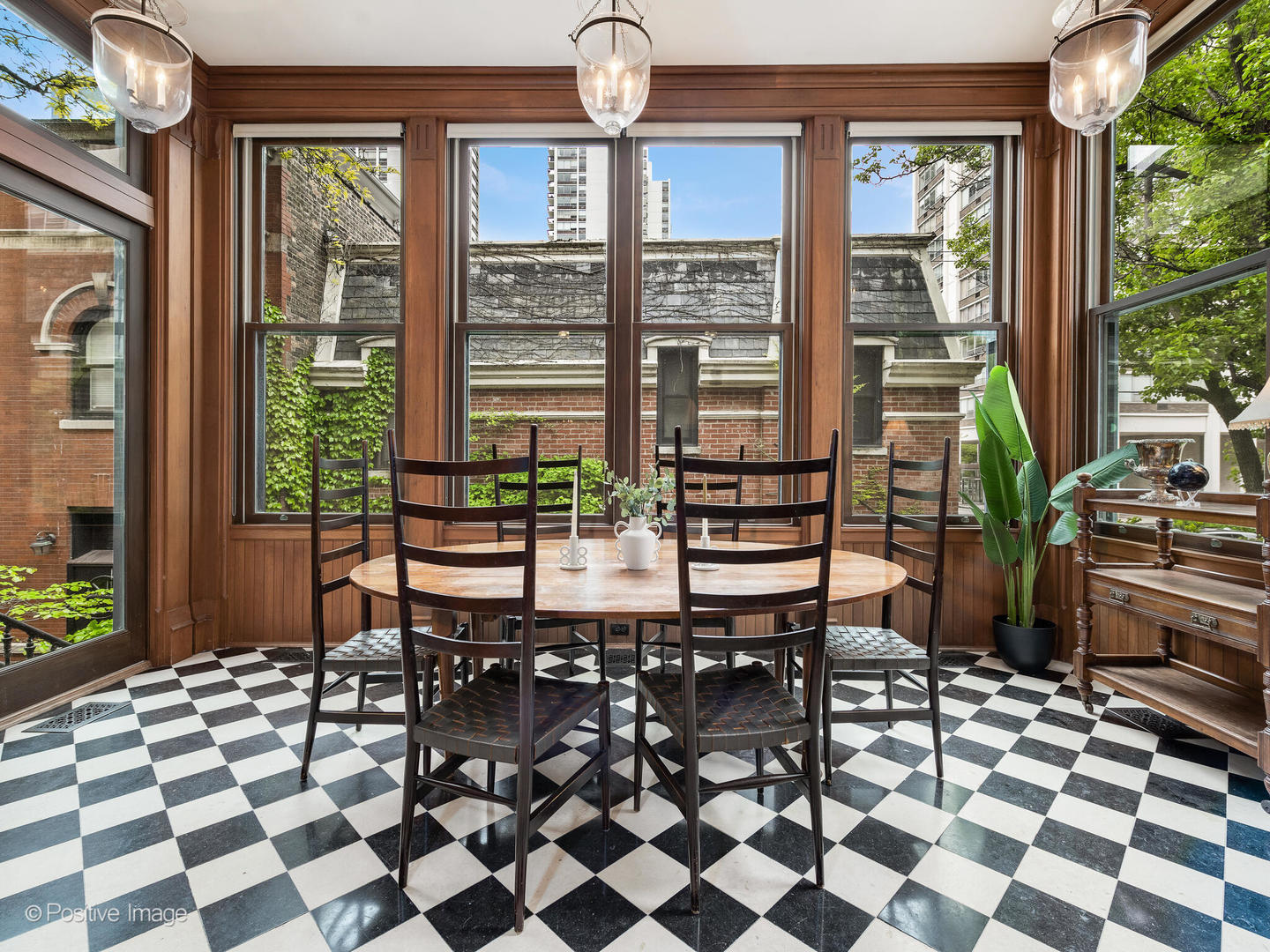 1454 N Dearborn Street