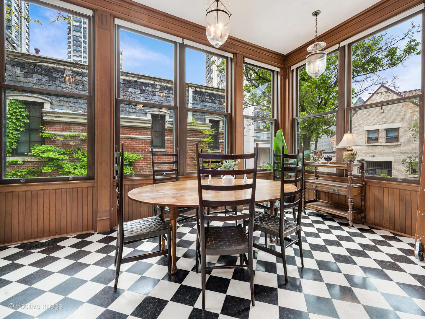 1454 N Dearborn Street