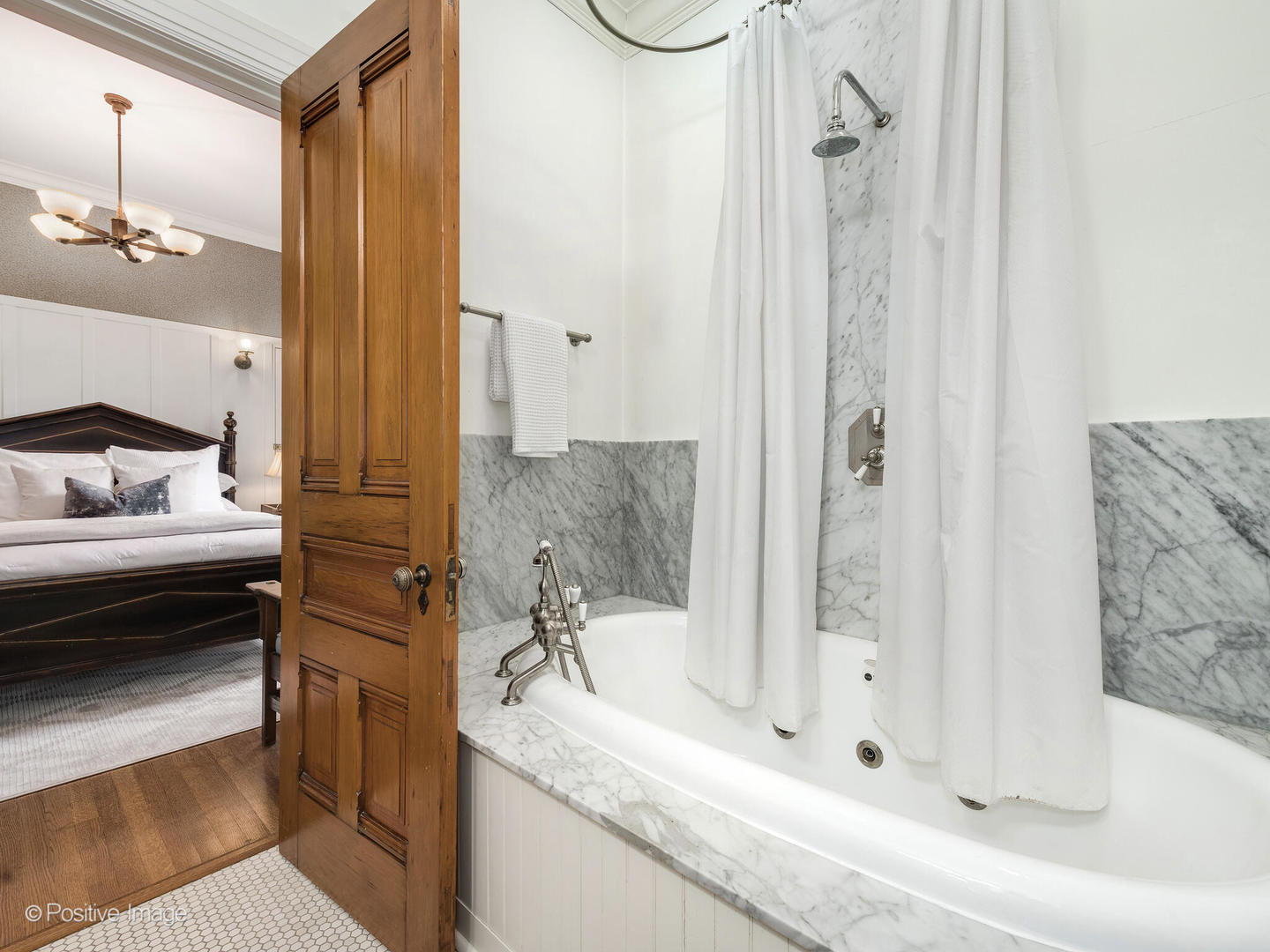 1454 N Dearborn Street