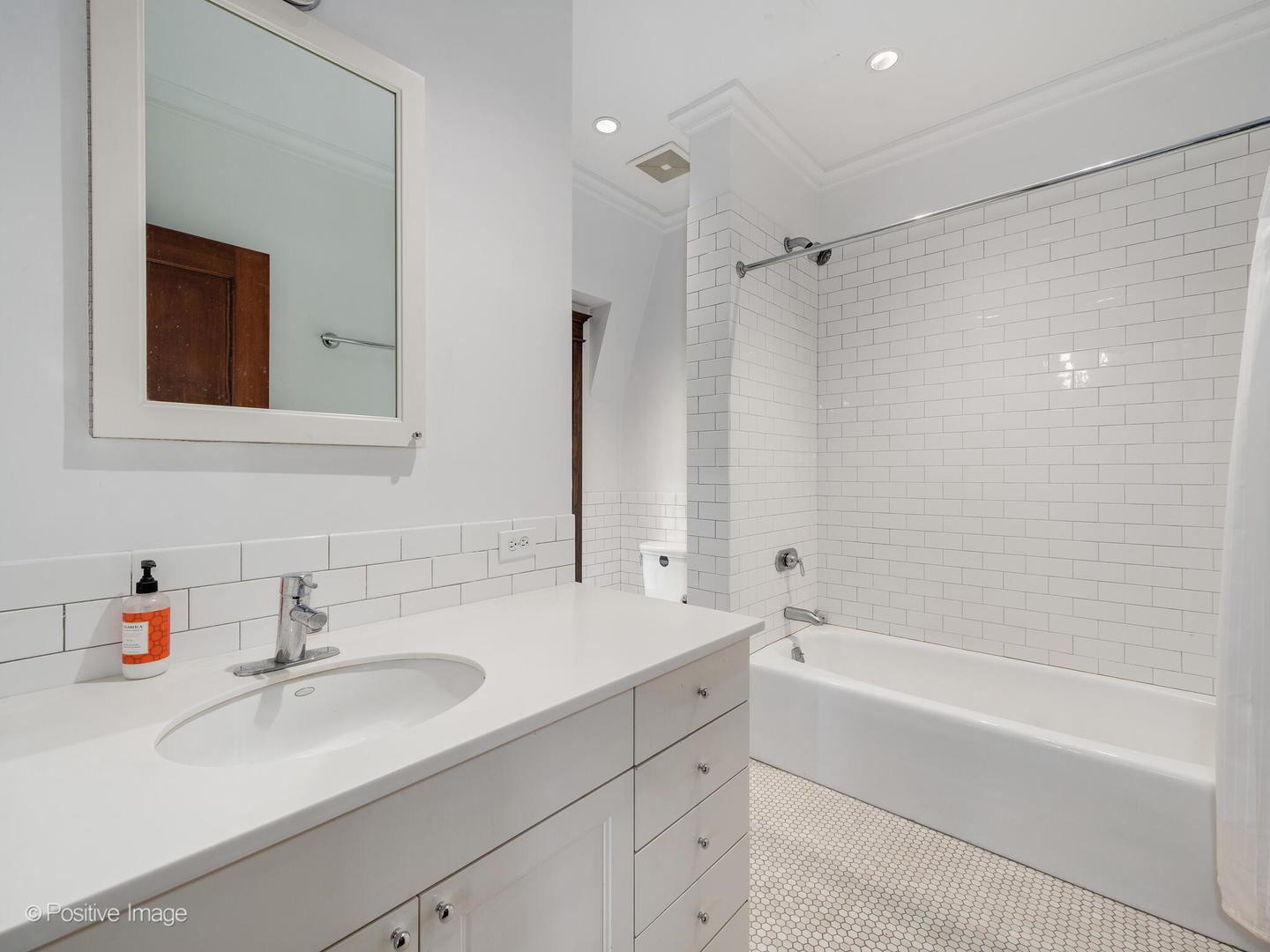 1454 N Dearborn Street