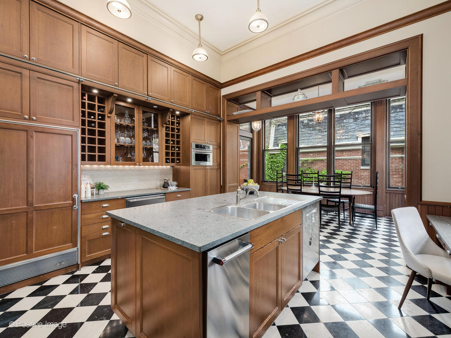 1454 N Dearborn Street