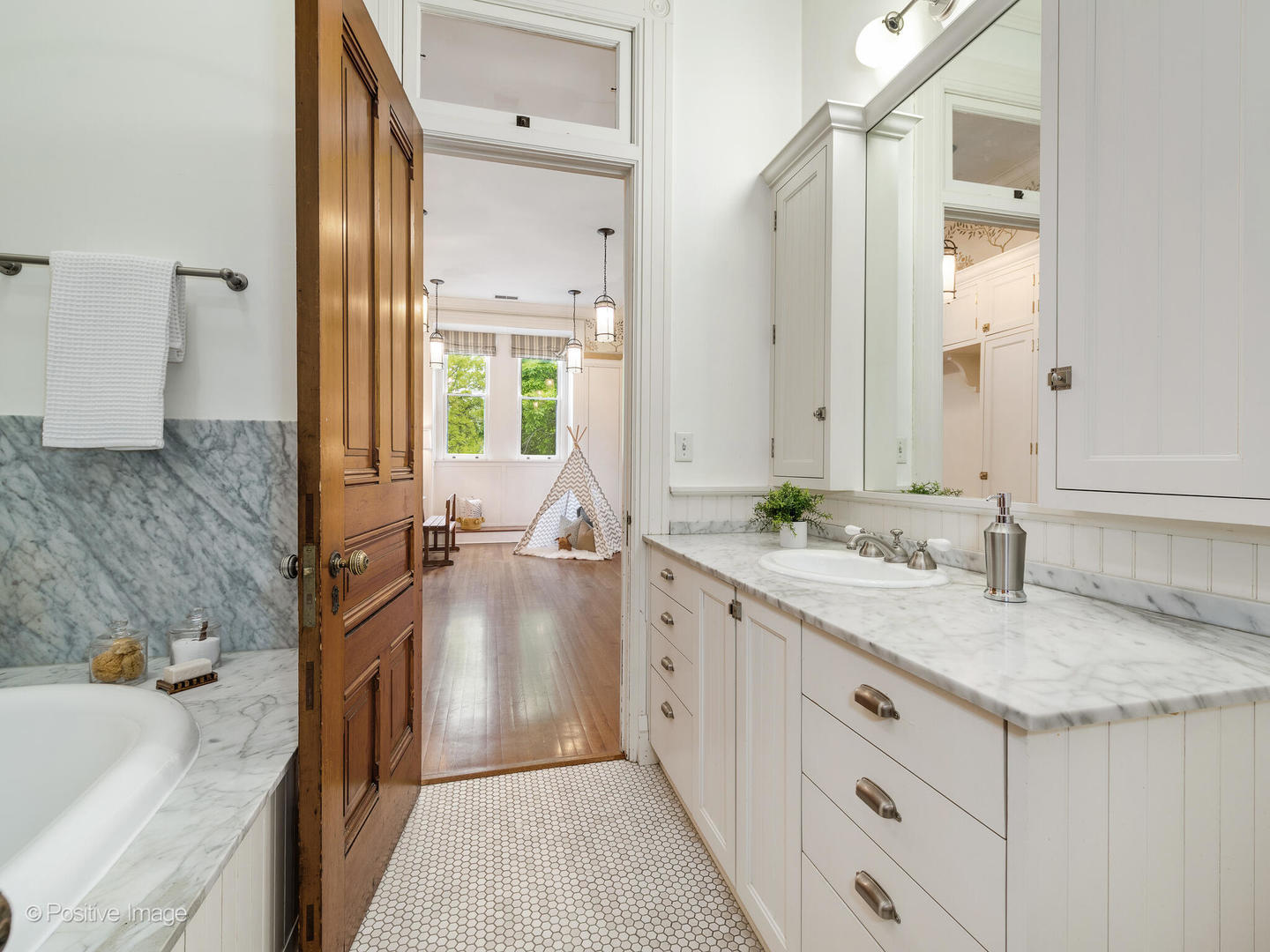 1454 N Dearborn Street