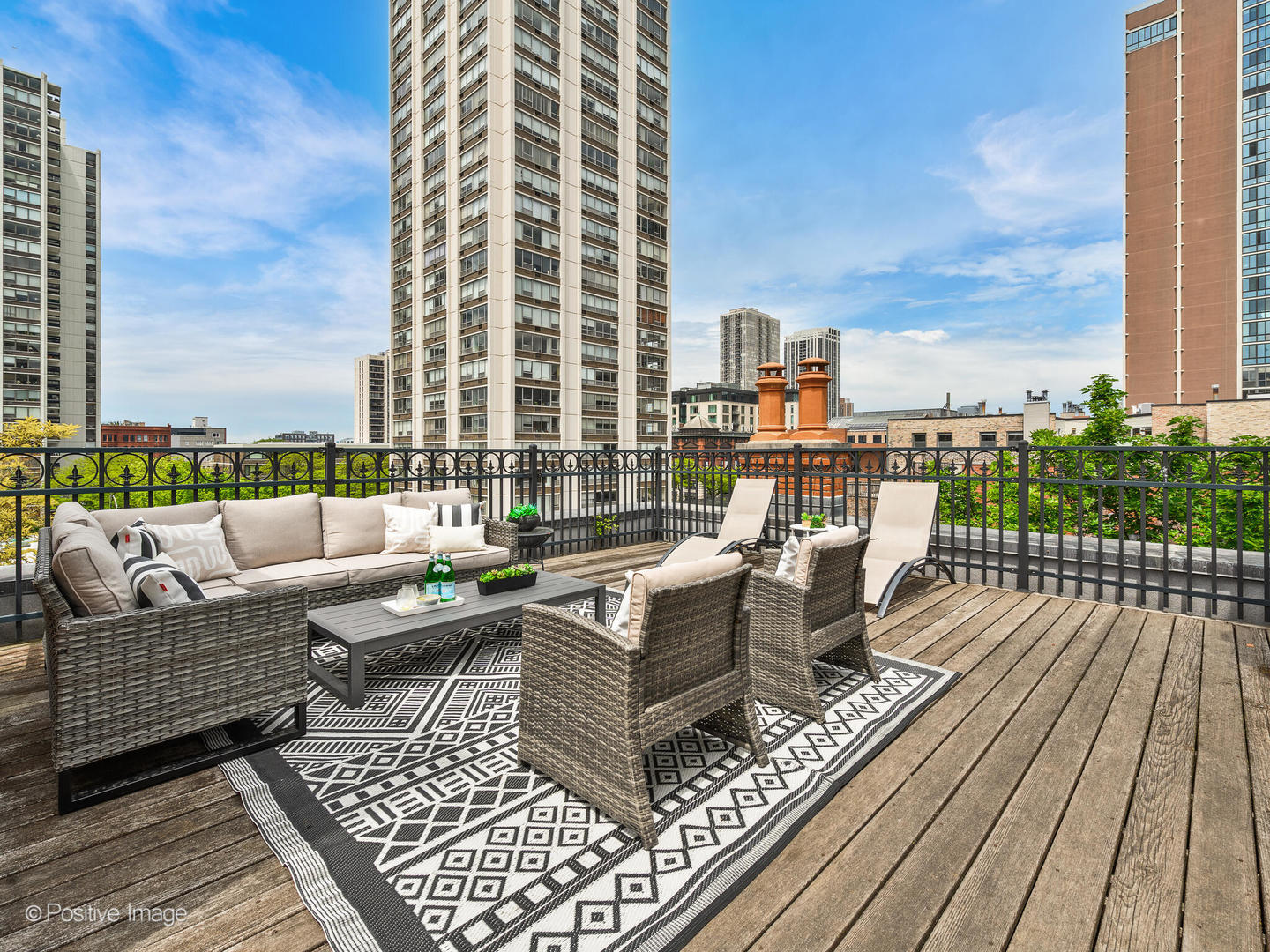 1454 N Dearborn Street