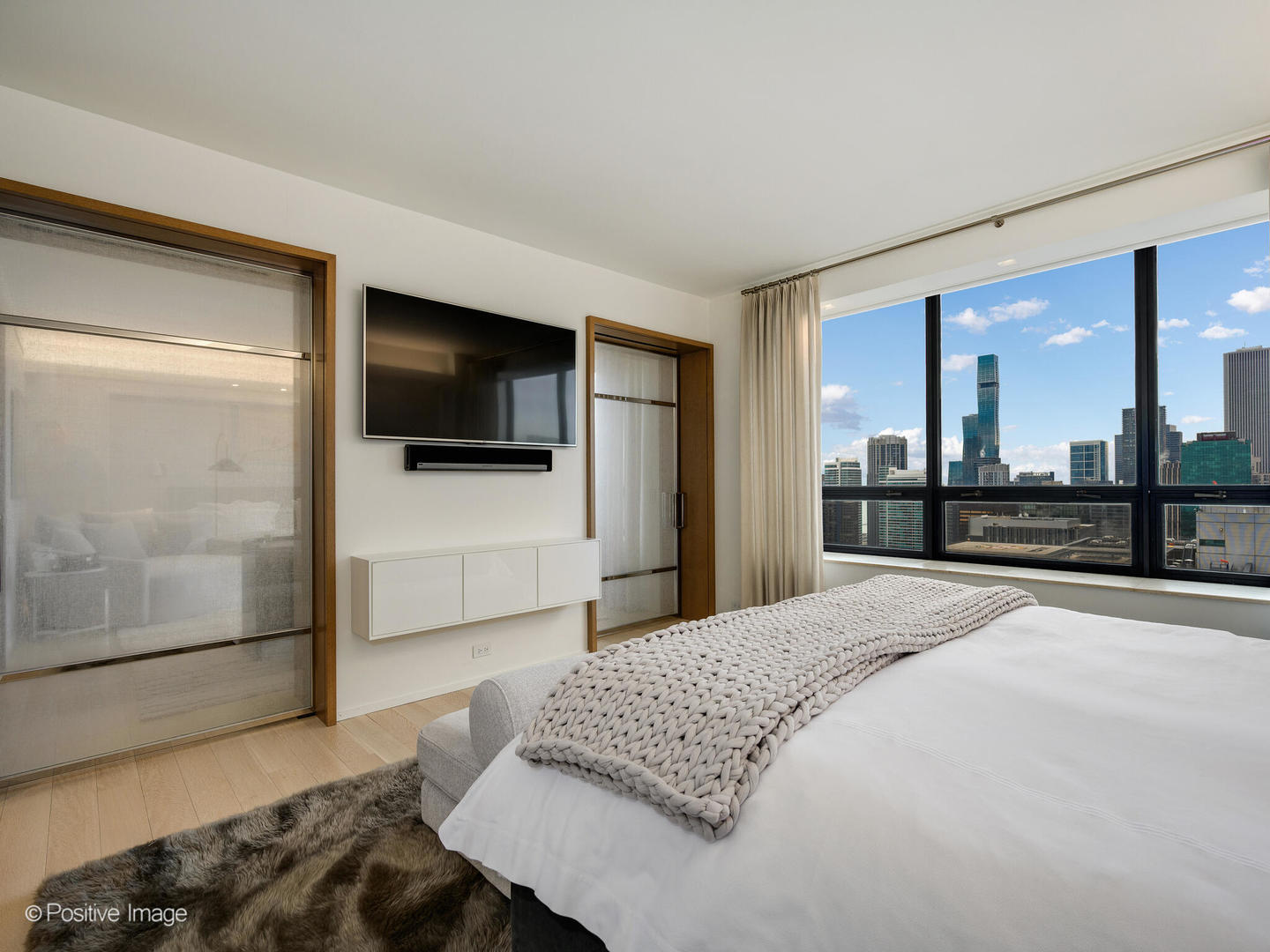 180 E PEARSON Street Unit: 3704-3705