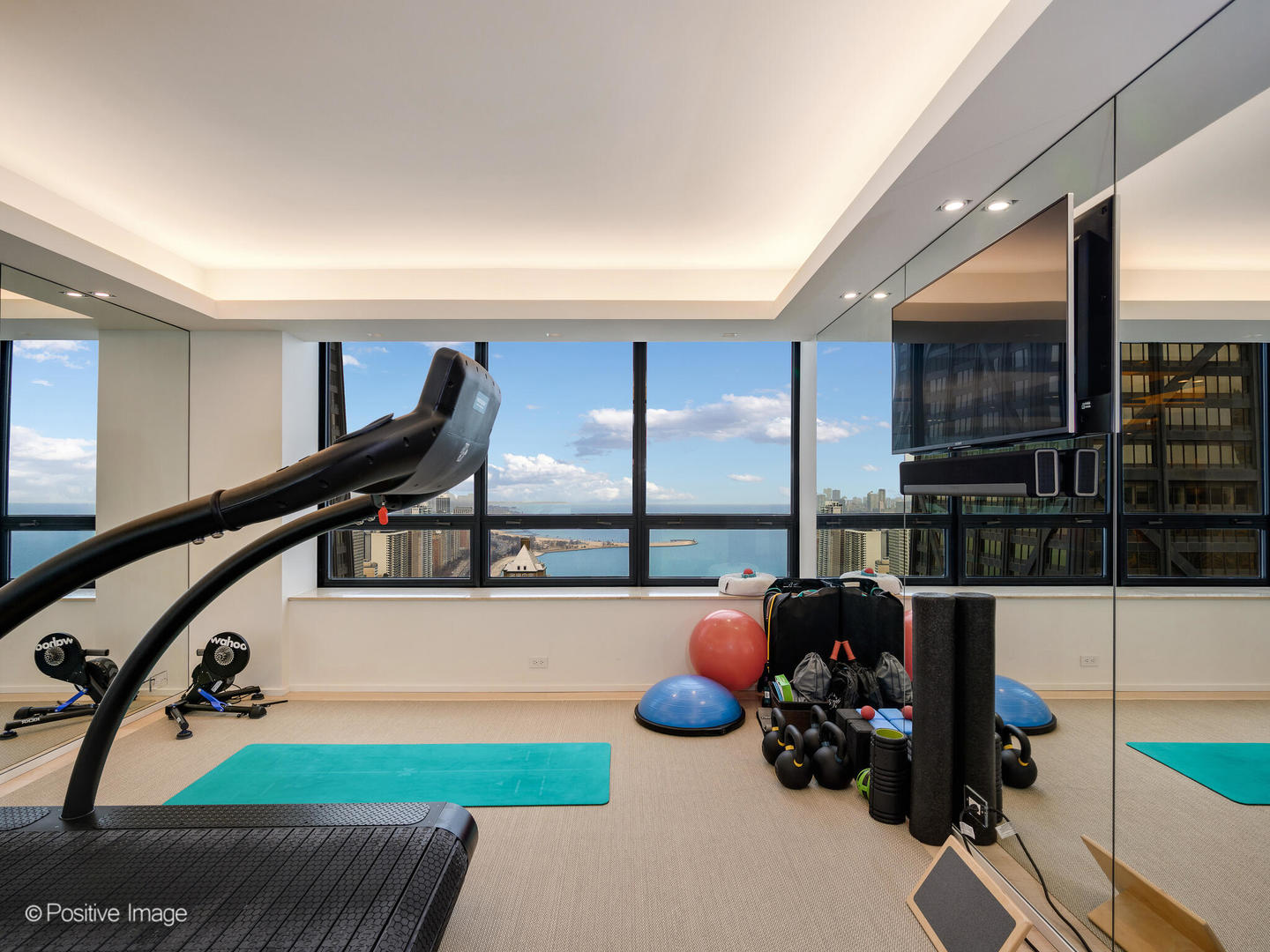 180 E PEARSON Street Unit: 3704-3705