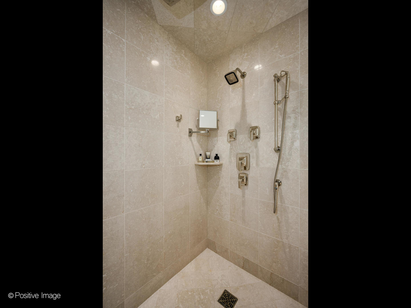 180 E PEARSON Street Unit: 3704-3705