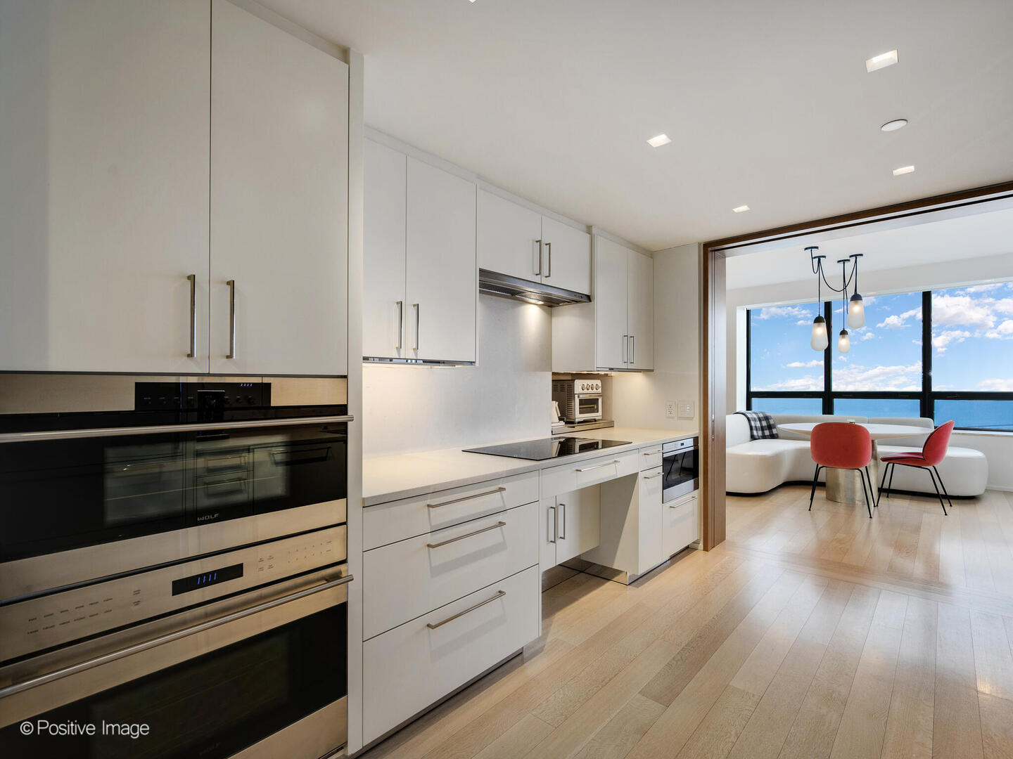 180 E PEARSON Street Unit: 3704-3705