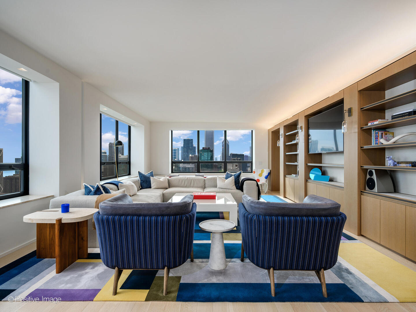 180 E PEARSON Street Unit: 3704-3705