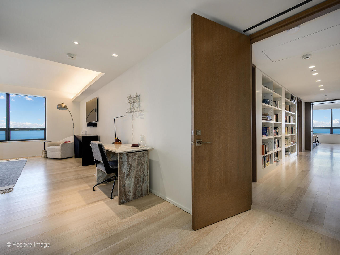 180 E PEARSON Street Unit: 3704-3705