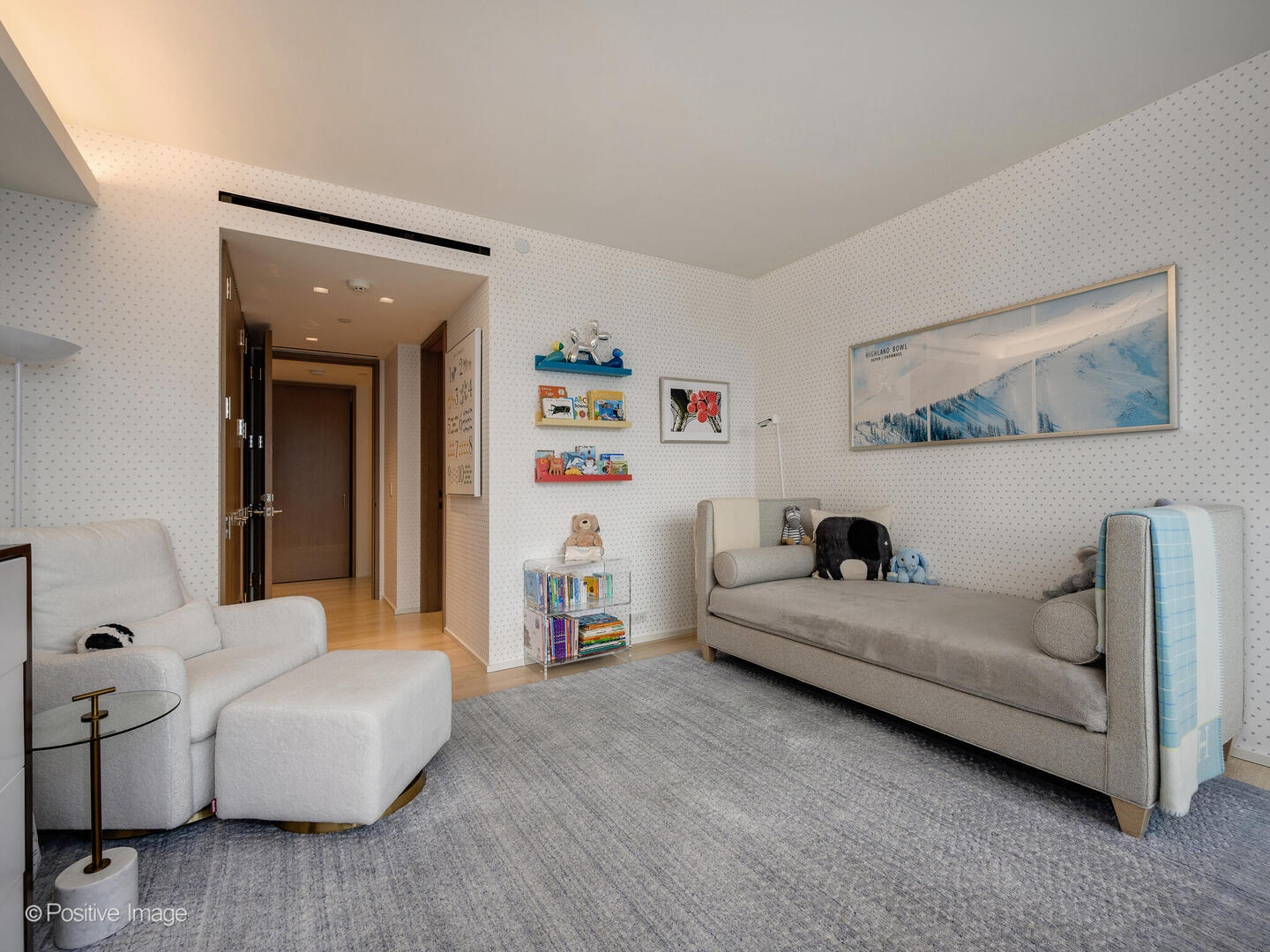 180 E PEARSON Street Unit: 3704-3705