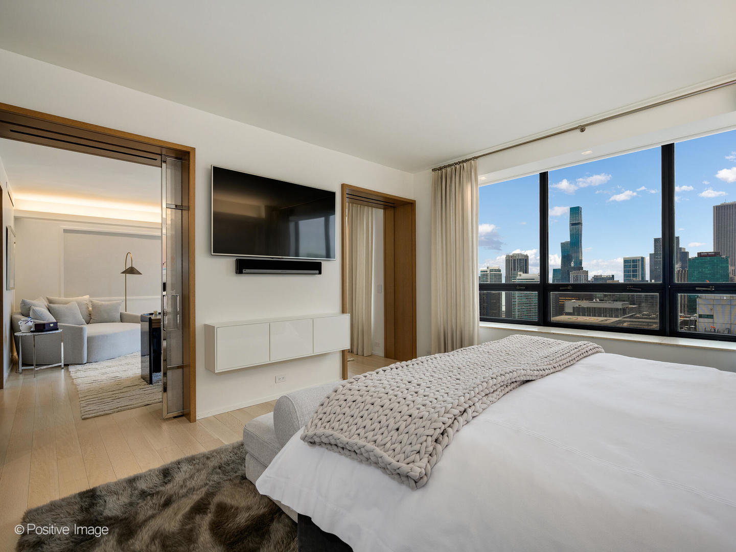 180 E PEARSON Street Unit: 3704-3705